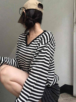Minimal Autumn Striped V-Neck Knit