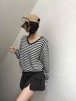 Minimal Autumn Striped V-Neck Knit