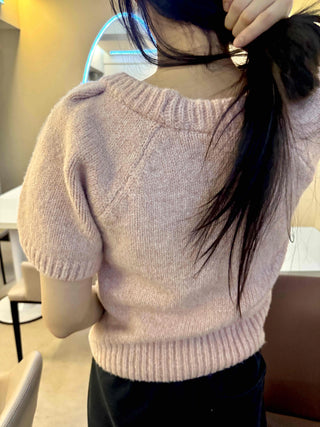 Essential U-Neck Puff Loose Fit Knit
