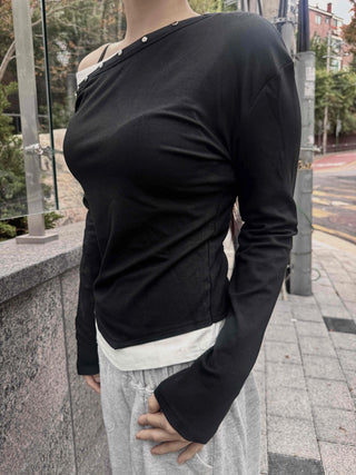 Simple Studded Off-Shoulder Long-Sleeve T-Shirt