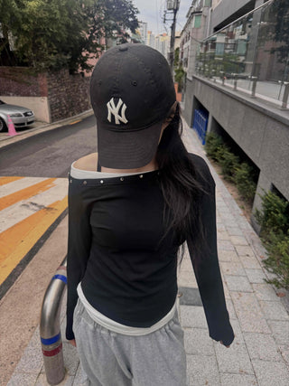 Simple Studded Off-Shoulder Long-Sleeve T-Shirt