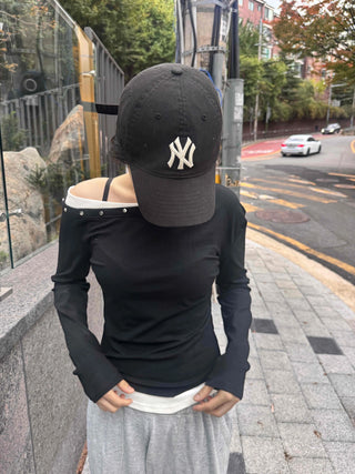 Simple Studded Off-Shoulder Long-Sleeve T-Shirt