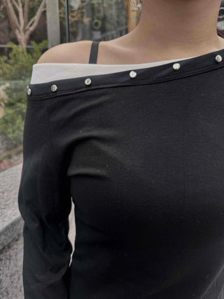 Simple Studded Off-Shoulder Long-Sleeve T-Shirt