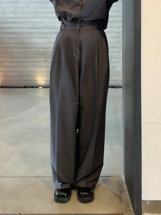 Double-pleated Wide Pintuck Semi-Overfit Slacks