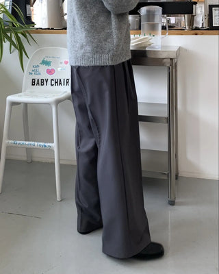 Double-pleated Wide Pintuck Semi-Overfit Slacks