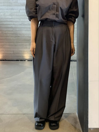 Double-pleated Wide Pintuck Semi-Overfit Slacks
