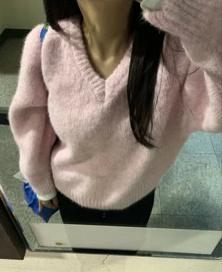 Fuzzy V-neck Volume Sleeve Knit