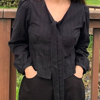 V-neck Ribbon Tie Puff Blouse