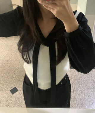 V-neck Ribbon Tie Puff Blouse