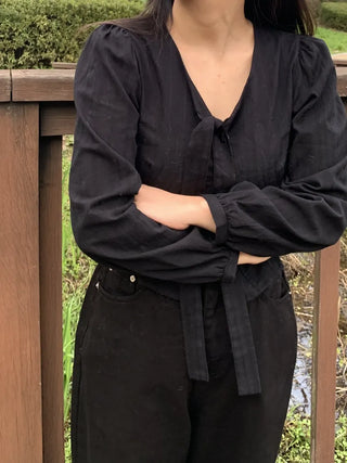 V-neck Ribbon Tie Puff Blouse