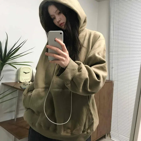 Oversized Kangaroo Pocket Fleece-Lined Hoodie