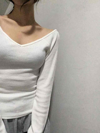 Delicate Fit Slim Off-Shoulder Ribbed Long Sleeve T-Shirt