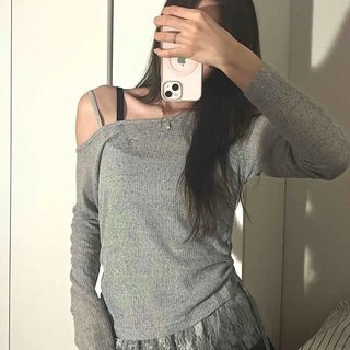 Delicate Fit Off-Shoulder Fringe Slim Knit