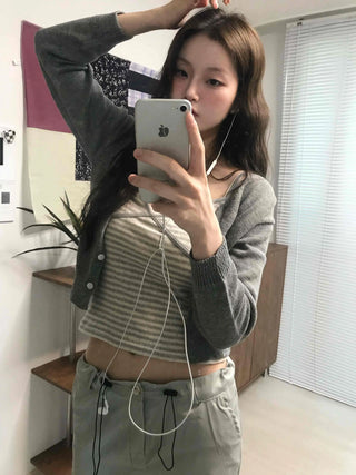 Basic Line Point Crop Knit Cardigan
