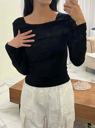 Delicate Fit Off-Shoulder Turtleneck Slim Fit Long Sleeve T-shirt