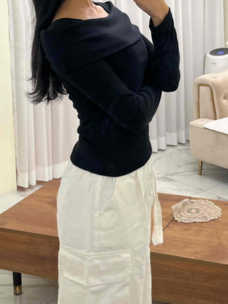 Delicate Fit Off-Shoulder Turtleneck Slim Fit Long Sleeve T-shirt