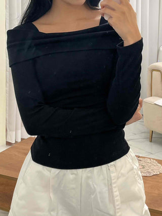 Delicate Fit Off-Shoulder Turtleneck Slim Fit Long Sleeve T-shirt