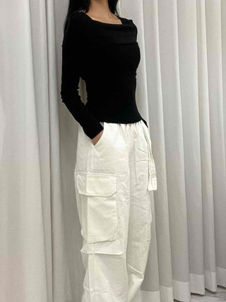 Delicate Fit Off-Shoulder Turtleneck Slim Fit Long Sleeve T-shirt