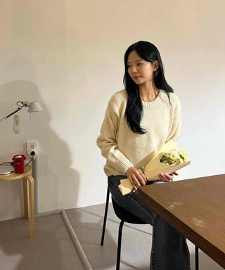 Soft Avant Round Loose Fit Knit