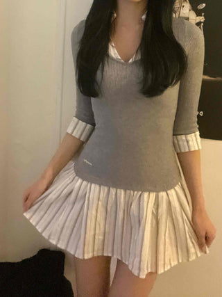 Delicate Fit V-Neck Knit Pleated Mix Dress
