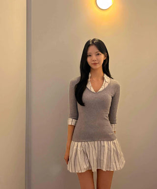 Delicate Fit V-Neck Knit Pleated Mix Dress