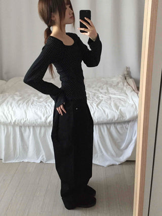 Minimal Dot Slim Fit Round Neck Long Sleeve T-shirt
