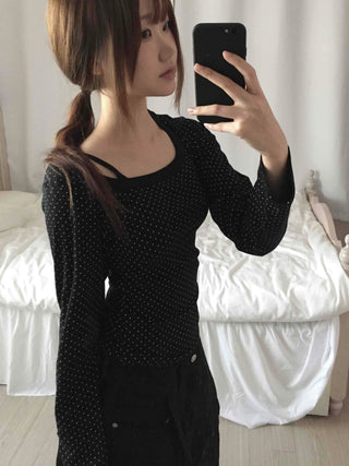 Minimal Dot Slim Fit Round Neck Long Sleeve T-shirt