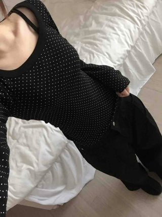 Minimal Dot Slim Fit Round Neck Long Sleeve T-shirt