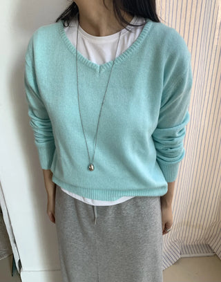 Tone-on-Tone Layered V-Neck Slim Fit Angora Knit