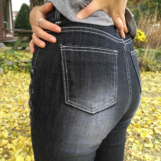 Delicate fit low-rise bootcut denim long pants