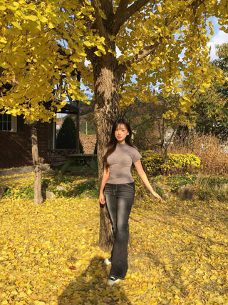 Delicate fit low-rise bootcut denim long pants