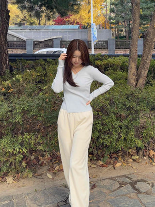 Basic V-neck Slim Fit Ribbed Knit