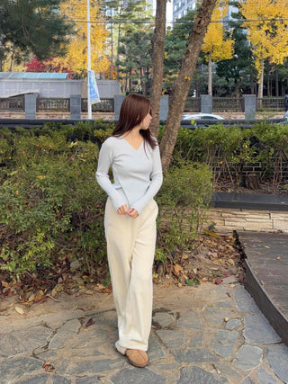 Basic V-neck Slim Fit Ribbed Knit