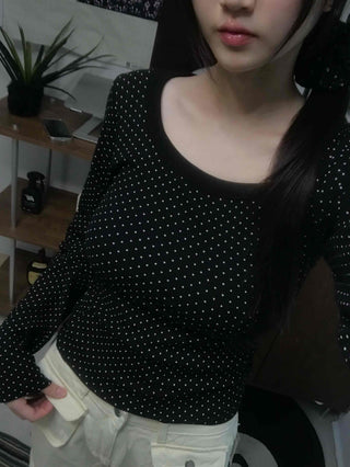 Comfy Basic All-Over Mini Dot Round T-shirt