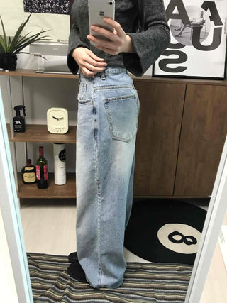 Retro Light Wash Balloon Fit Jeans