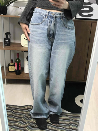 Retro Light Wash Balloon Fit Jeans