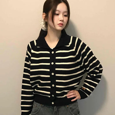 Center Button Border V-Neck Loose Fit Knit Cardigan