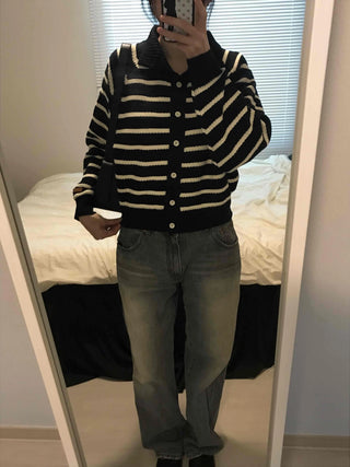 Center Button Border V-Neck Loose Fit Knit Cardigan