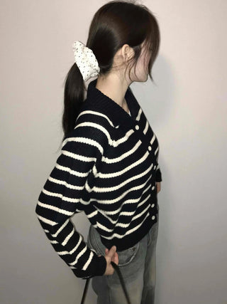 Center Button Border V-Neck Loose Fit Knit Cardigan