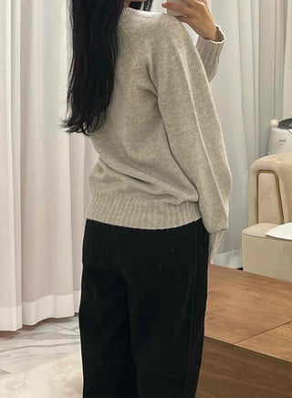 Minimal Simple Puff Sleeve Round Neck Knit