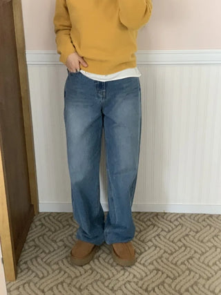 Medium Wash Balloon Fit High-Waisted Denim Pants