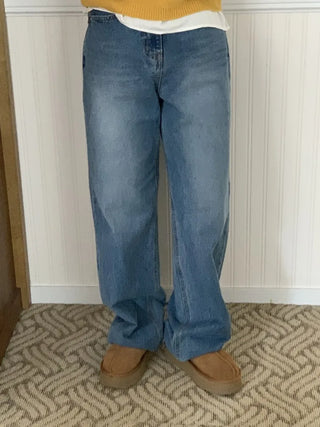 Medium Wash Balloon Fit High-Waisted Denim Pants