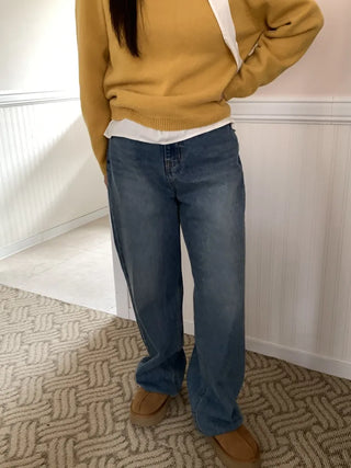 Medium Wash Balloon Fit High-Waisted Denim Pants