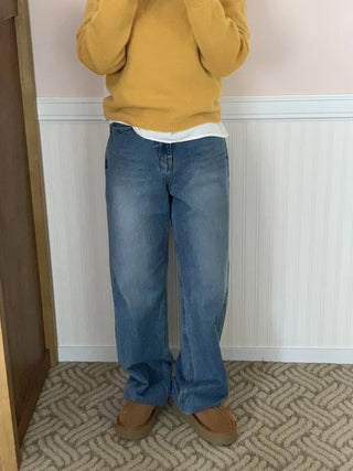 Medium Wash Balloon Fit High-Waisted Denim Pants