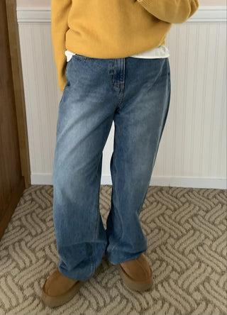 Medium Wash Balloon Fit High-Waisted Denim Pants