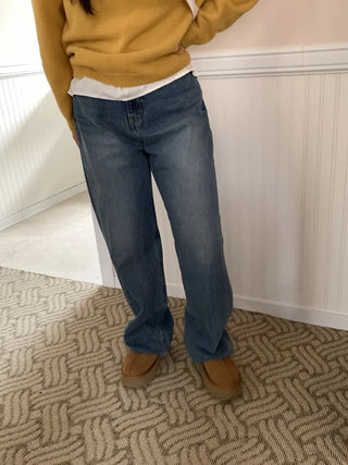 Medium Wash Balloon Fit High-Waisted Denim Pants
