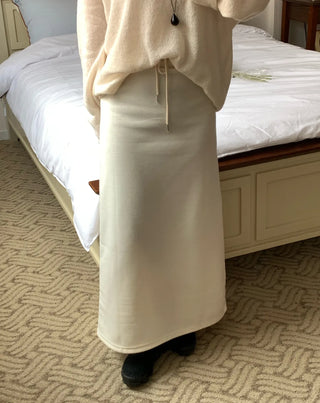 Minimal Drape Oversized Elastic Waist Long Skirt