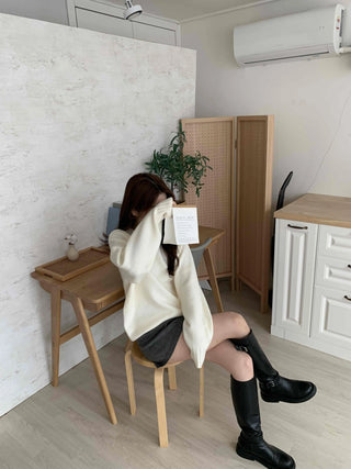 Comfort Volume Sleeve Basic Round Knit