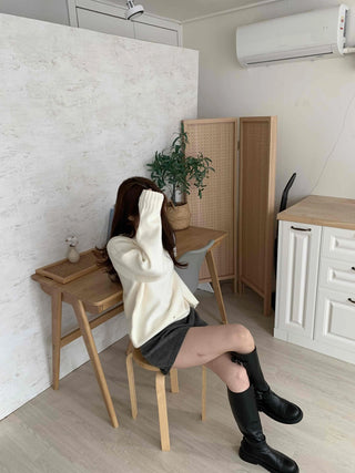 Comfort Volume Sleeve Basic Round Knit