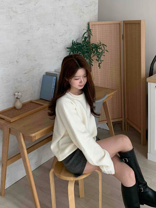 Comfort Volume Sleeve Basic Round Knit